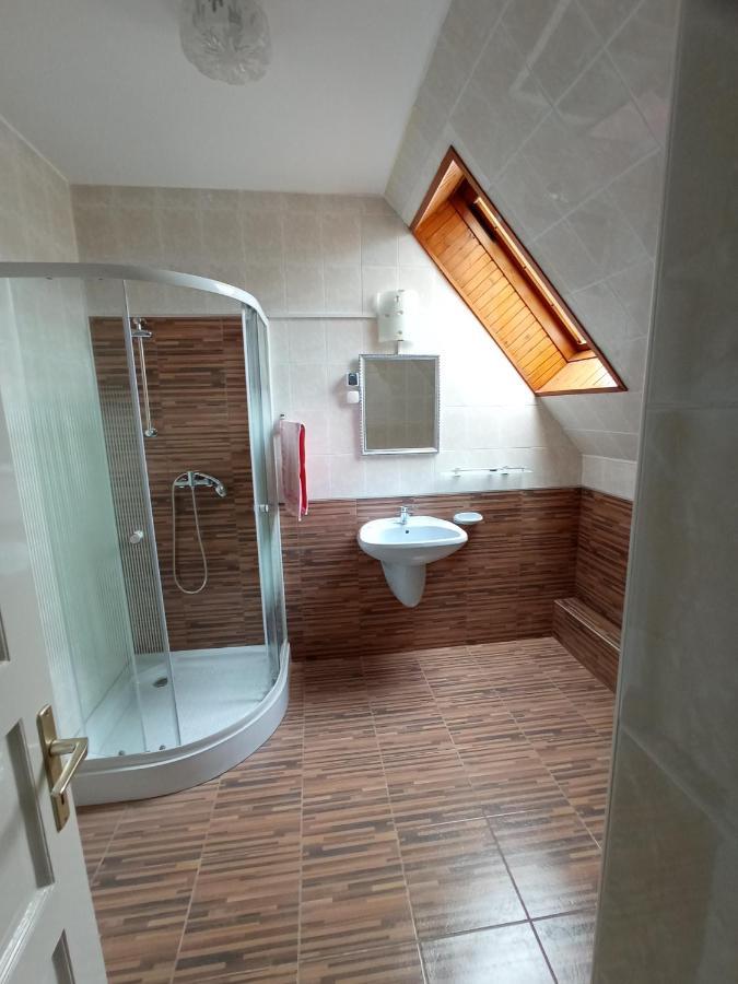 זלקרוס Holiday Apartmanhaz מראה חיצוני תמונה