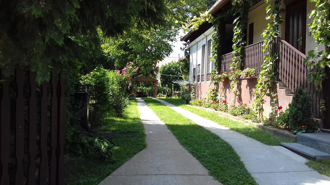 זלקרוס Holiday Apartmanhaz מראה חיצוני תמונה